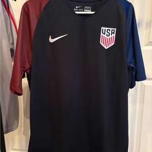 Vintage 2016/17 Nike USA Soccer Jersey with Red and Blue Accents